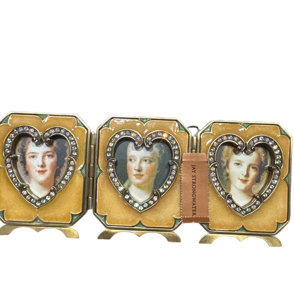Jay Strongwater Enamel Pearl Triple Heart Photo Frame
NWT
5031 - Picture 1 of 3